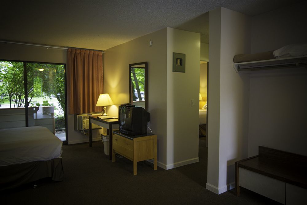 קלונה Recreation Inn And Suites מראה חיצוני תמונה